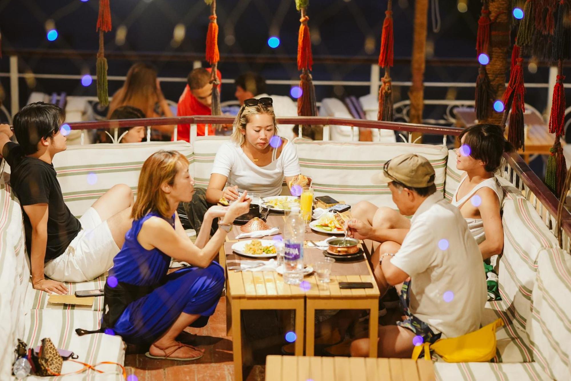 Otel Nefertiti 3*